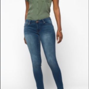1822 Denim Butter Wynter Skinny Jean in Indigo